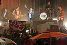 Nick+Joe+Kevin+Jonas+film+late+night+concert+1YF1-1m_nHll