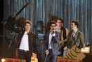 Nick+Joe+Kevin+Jonas+film+late+night+concert+6eQXuHX_4J1l