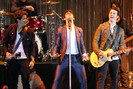 Nick+Joe+Kevin+Jonas+film+late+night+concert+rCekPdabaiYl