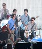 Jonas+Brothers+Rockin+Out+Set+Jonas+L+dyNPk_EE1Wil