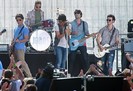 Jonas+Brothers+Rockin+Out+Set+Jonas+L+Zy8wTat5eeEl