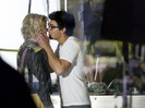 Joe+kisses+the+girl+vUYx7gt6s4bl