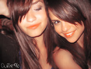 Selena_Gomez_and_Demi_Lovato_by_Guille_96