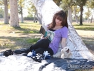 Debby Ryan in parc (8)