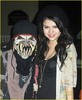 selena-gomez-david-henrie-knotts-haunt-08