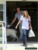 normal_miley-cyrus-liam-hemsworth-petco-16