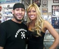 Kelly-Kelly-Smiles-For-Fans-487x400