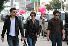 Joe+Jonas+Joe+Nick+Jonas+Lunch+Samantha+Barks+AkIs9x3WUqHl