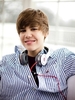 justin-bieber-people-thumb-250-0-18