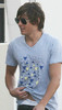 zac_efron_low_rise_jeans_01a[1]