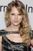 taylor-swift-grammy-hairstyle-09-long-blonde-curly-hairstyle