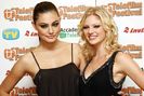 Cariba Heine si Phoebe Tonkin