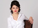 Selena-Wallpaper-selena-gomez-16795621-1024-768