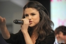 selena (67)