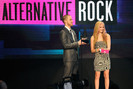 Avril+Lavigne+2010+American+Music+Awards+Show+iGDDebdv7WDl