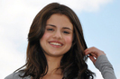 Selena-Gomez-Dream-Out-Loud-2