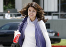 selena-gomez-coke-cute