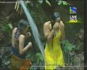 Shweta-Tiwari-Iss-Jungle-se-Mujh-19