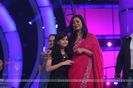 115665-shweta-with-her-daughter-in-finale-of-bigg-boss-4