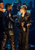 Justin+Bieber+2010+American+Music+Awards+Show+i_6e--uGbxMl