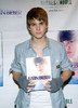 Justin+Bieber+Justin+Bieber+Signs+Copies+First+EijHdNs-zygl