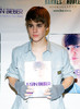 Justin+Bieber+Justin+Bieber+Signs+Copies+First+t6SV-CpknmQl