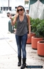 normal_58368_Preppie_Miley_Cyrus_out_to_Starbucks_after_her_workout_2_122_422lo