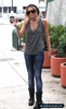 normal_59586_Preppie_Miley_Cyrus_out_to_Starbucks_after_her_workout_1_122_23lo
