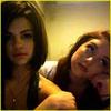 Selena si Jenifer