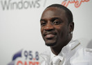Akon+Jingle+Bell+Ball+2010+Day+Two+Arrivals+vLJnwpSlpfbl