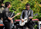 Jonas+Brothers+Friends+Perform+Grove+UBKthfA5MN4l