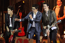 Nick+Joe+Kevin+Jonas+film+late+night+concert+1cjuZvXwNxEl
