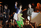 Nick+Joe+Kevin+Jonas+film+late+night+concert+6bd3dNlH2Bnl