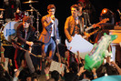 Nick+Joe+Kevin+Jonas+film+late+night+concert+sCYrgXlMOXyl