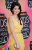 selena-gomez-926044l-poza