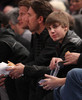 Justin+Bieber+Dallas+Mavericks+v+New+York+mNoHS2I-ST2l