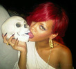 rihanna-kisses-skull