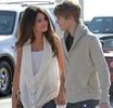 Justin Bieber si Selena Gomez, de mana pe strazile Californiei (poze)