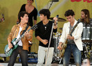 Jonas+Brothers+Perform+ABC+Good+Morning+America+WYbNBLtvM9Rl