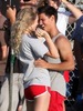 gallery_main-taylor-lautner-taylor-swift-valentines-day-film-set-4-07312009-25[1]