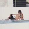 selena gomez si justin bieber 16 97x97 Selena Gomez a petrecut Revelionul in bratele lui Justin Bieb