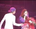 justin bieber girl 111 Justin Bieber canta pentru o fana in concertul din Toronto