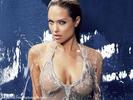 Angelina-Jolie-Wet-tshirt-sexy-naked-boobs-brad-pitt-meth-addict-skinny-
