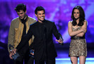 Taylor+Lautner+2011+People+Choice+Awards+Show+fGJH0fhqAhAl