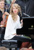 Taylor+Swift+Performing+Fans+Central+Park+ImjNd21hPa7l