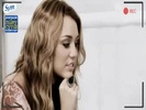 EXCLUSIVO- Miley Cyrus dança \'Rebolation\' para fãs brasileiros 042
