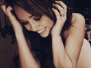 miley cyrus isn&#39;t your robot. 119