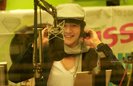 minkey-sukira-kiss-the-radio-shinee-19596707-640-414