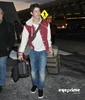 Nick-desembarcando-no-aeroporto-em-Washington-DC-23-02-nick-jonas-19599573-1698-2000