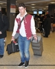 Nick-desembarcando-no-aeroporto-em-Washington-DC-23-02-nick-jonas-19600748-2005-2500